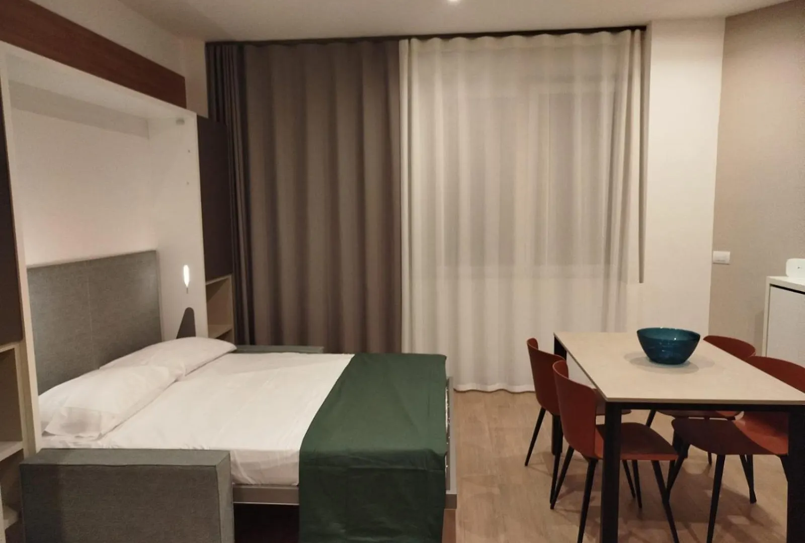 דירה Atmosfere Sul Viale - Holiday Home In בארי
