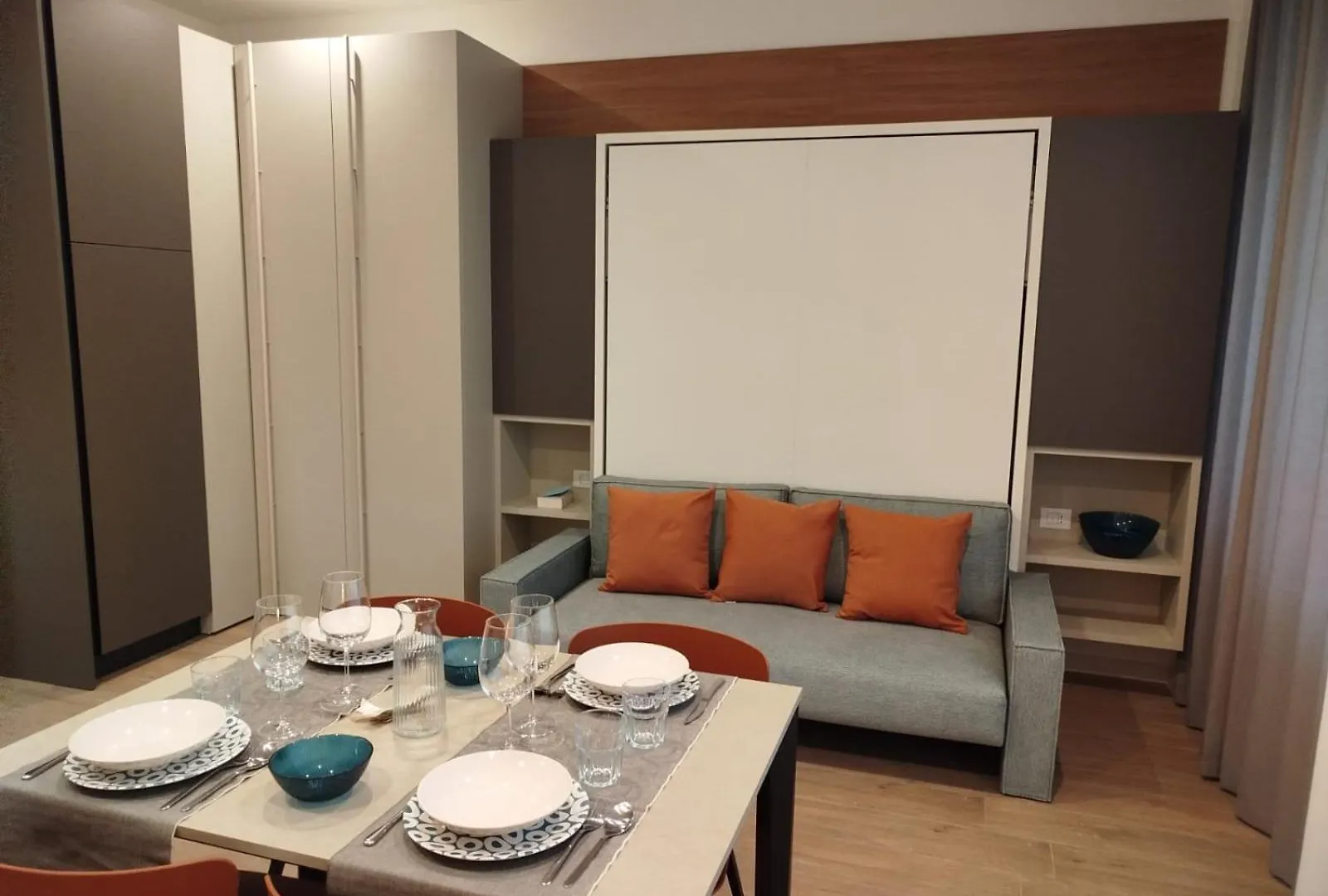 Atmosfere Sul Viale - Holiday Home In Bari 0*,  Italia